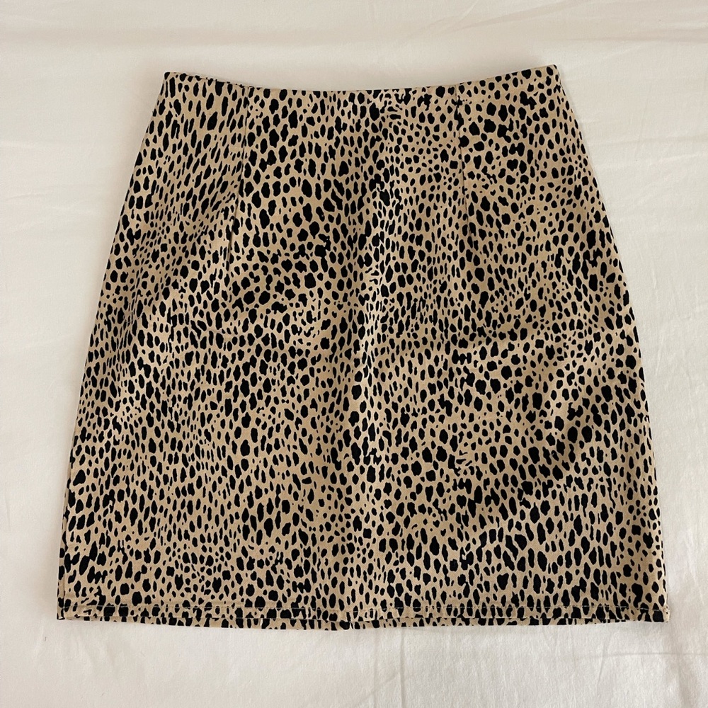 Brandy Melville Leopard skirt